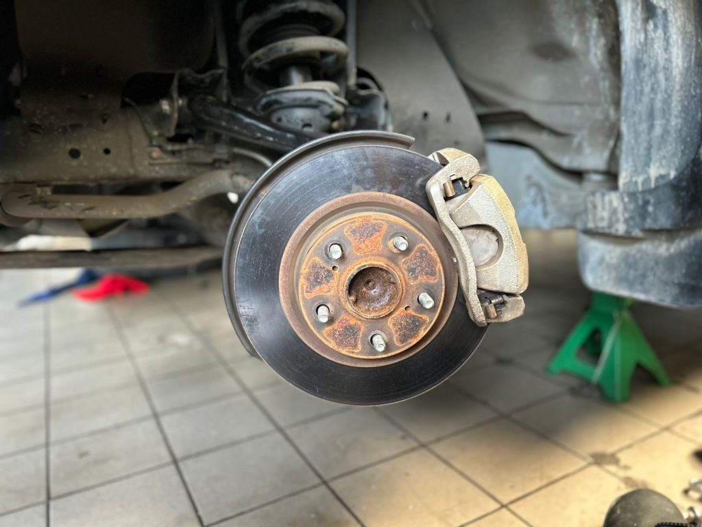 cara merawat rem mobil