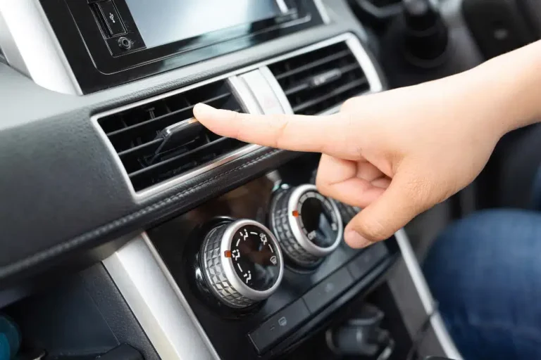 Ciri AC Mobil Mulai Rusak dan Solusi Cepatnya