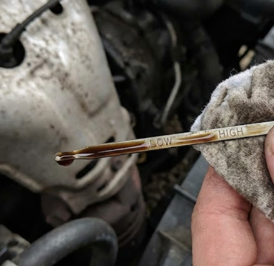 Penyebab Oli Mesin Cepat Berkurang dan Cara Mengatasinya