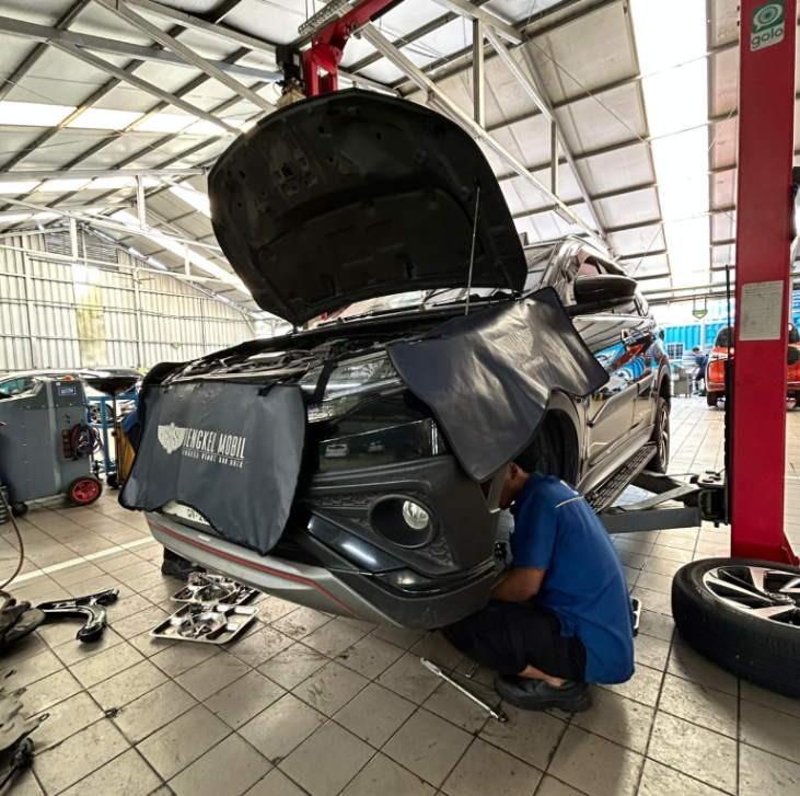 Servis Mobil LCGC Bekas